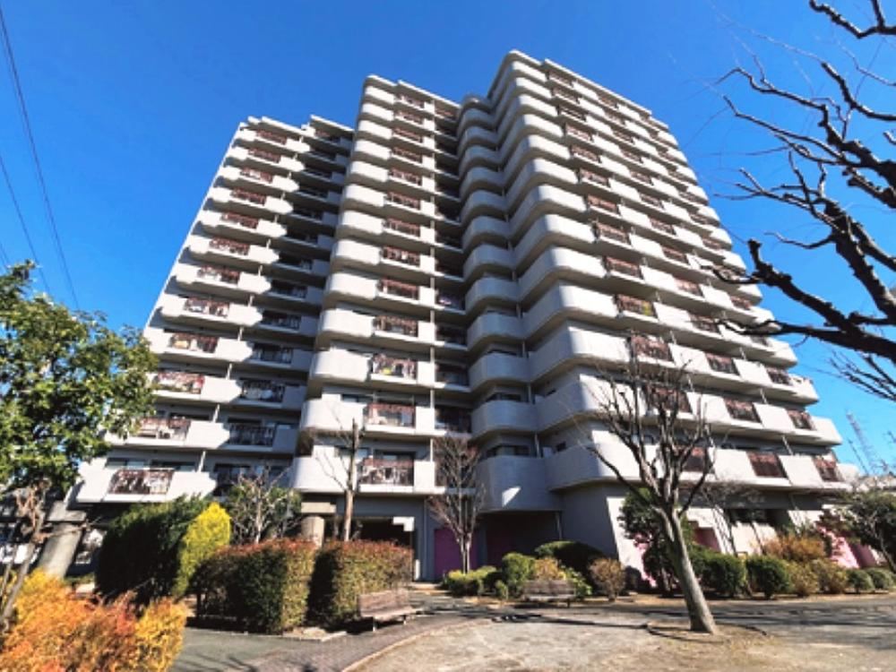 Newly Renovated 3LDK Apartment Near Toda Koen Station - Photo 1