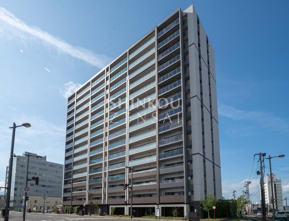 3LDK apartment in Hirosaki, Aomori - Photo 1