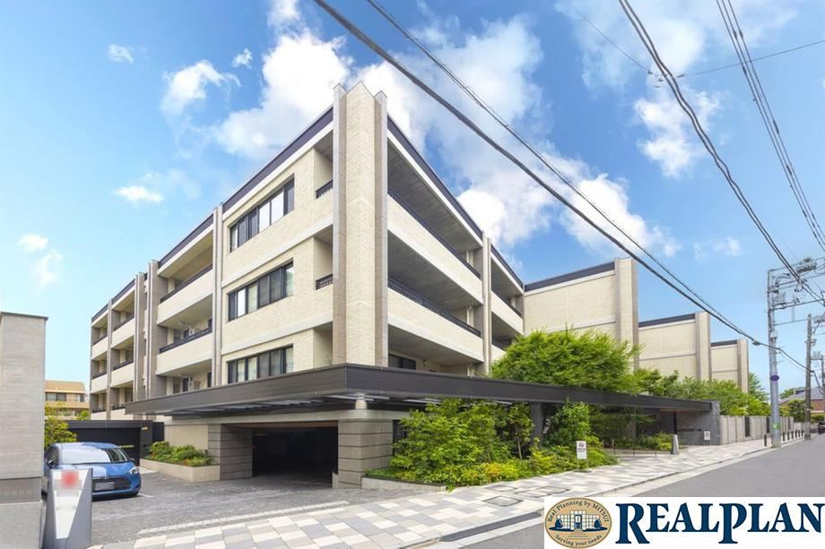 3LDK apartment in Shibuya Ward, Tokyo - Photo 1