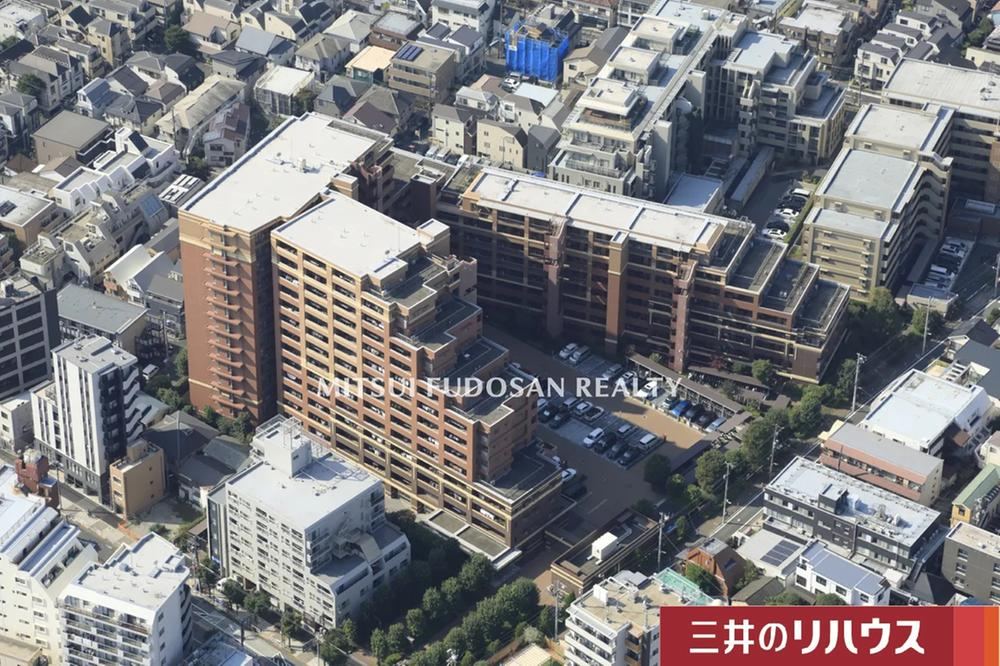 Renovated 2LDK Apartment in Oi - Photo 1
