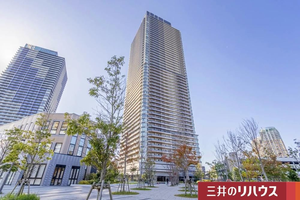 Modern 2LDK Apartment Near Kaihin-Makuhari Station - Photo 1