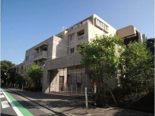 1LDK apartment in Shinjuku Ward, Tokyo - Photo 1