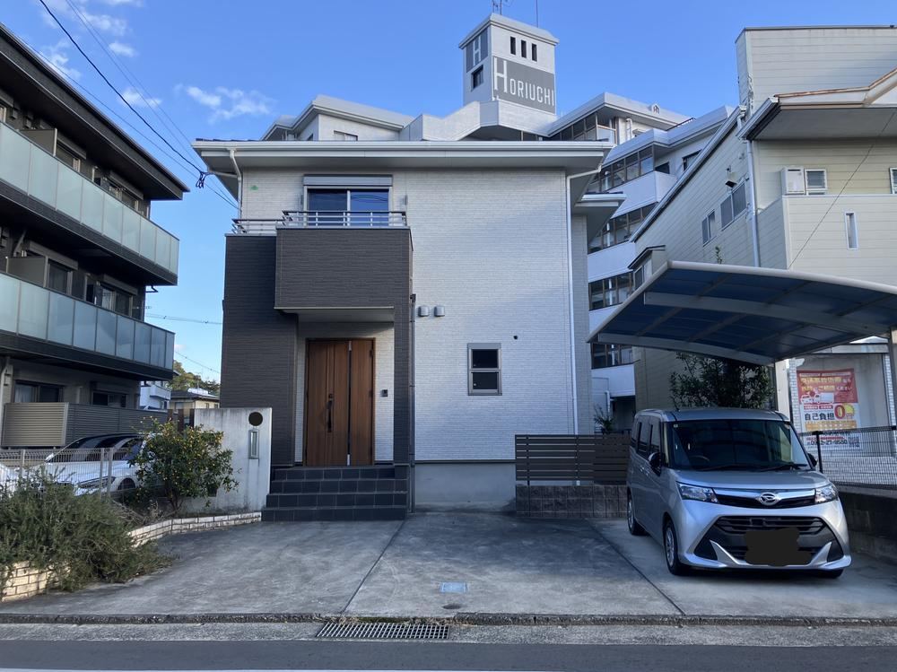 Spacious 4LDK House in Higashi-Kushihara - Photo 1