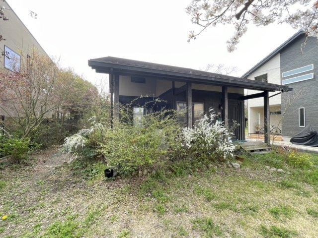 Spacious Home with Parking in Shin-Kaihin - Photo 1