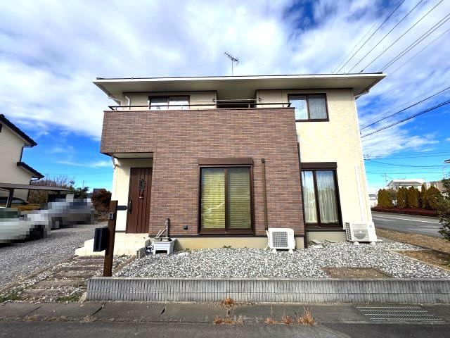 Modern 4LDK+S House with Walk-in Closet - Photo 1