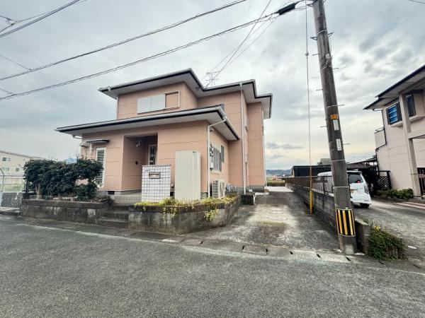 Eco-Friendly 4LDK Home with Solar Power - Photo 1