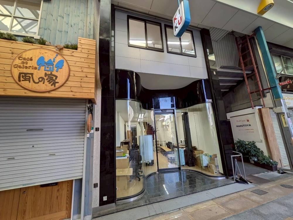 Fully Renovated 1DK House in Oji Town - Photo 1