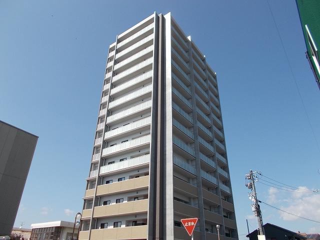 4LDK apartment in Kudamatsu, Yamaguchi - Photo 1