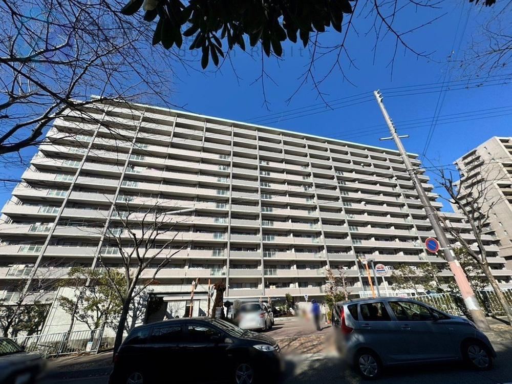 3LDK apartment in Tarumi Ward, Kobe, Hyogo - Photo 1