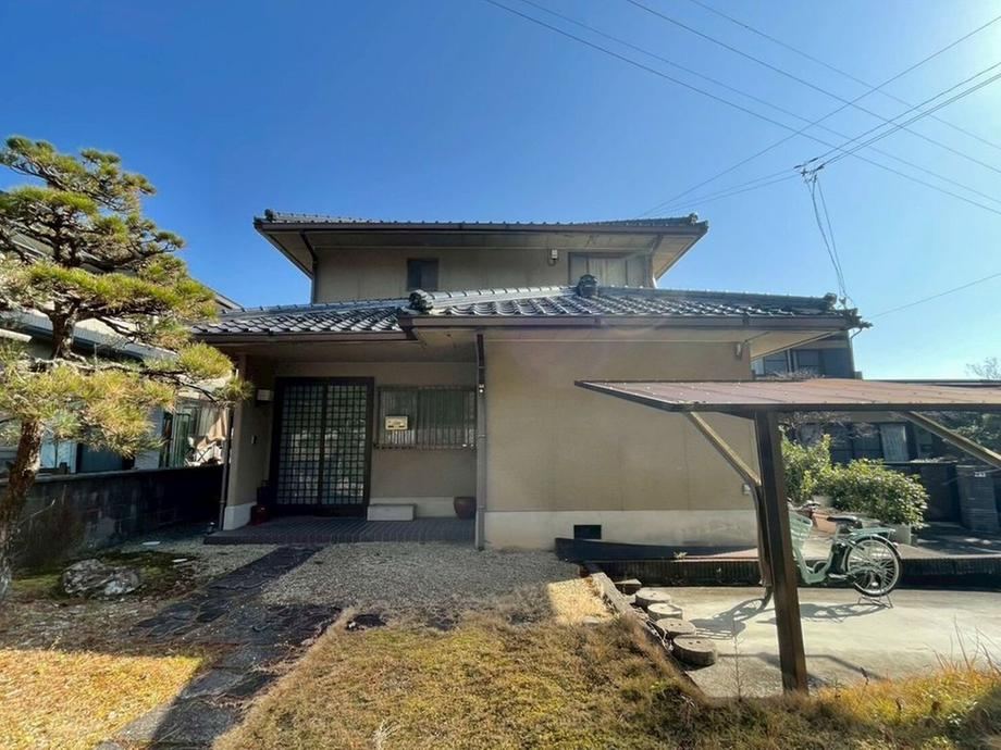 Spacious 4LDK Home Near Miyano Elementary School - Photo 1