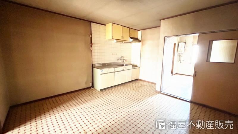 Bright 4DK House in Karasaki Nishi - Photo 1