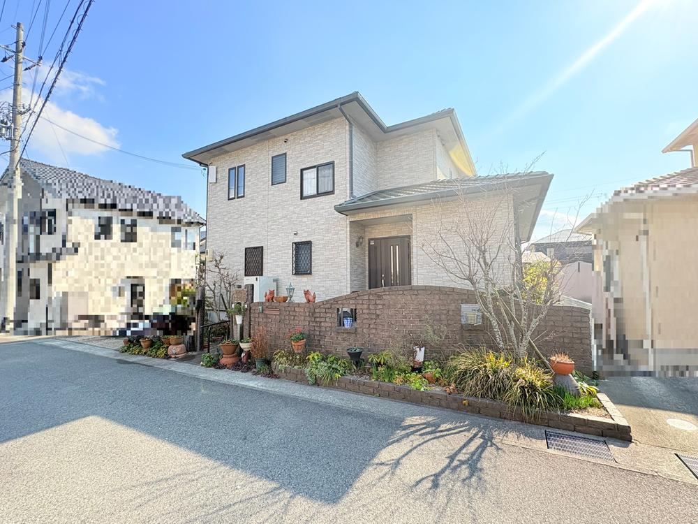 Spacious 4LDK House in Satsukidai - Photo 1