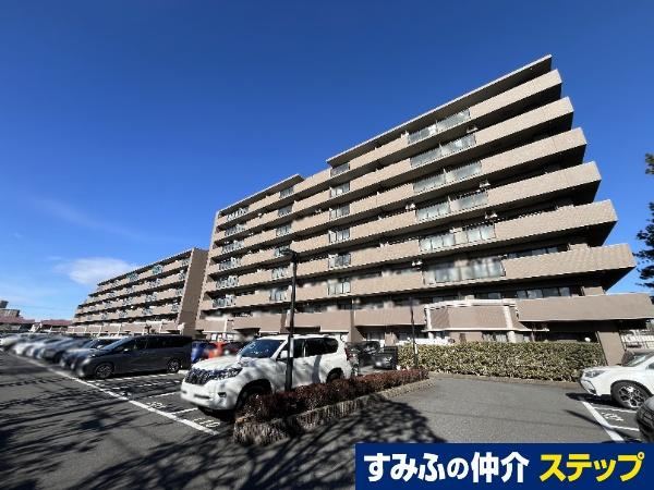 Sunny 3LDK Apartment in Benten 2, Urayasu - Photo 1