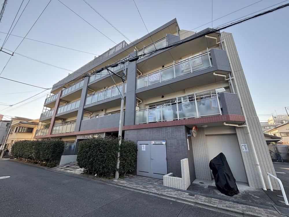 Spacious 3LDK Corner Apartment in Chuo-Rinkan - Photo 1