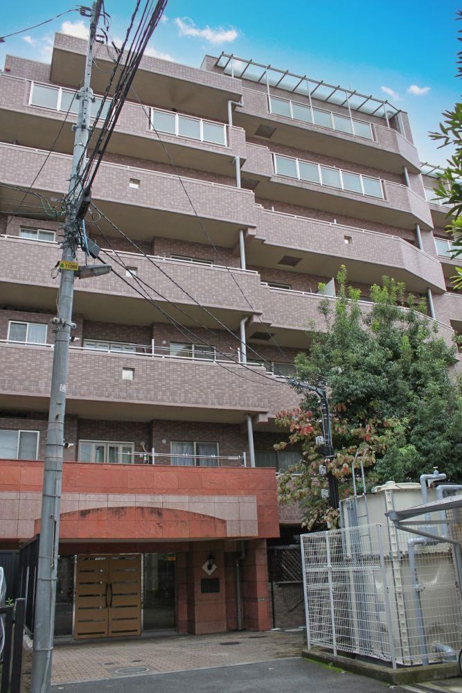 Convenient 3LDK Apartment in Hakusan - Photo 1