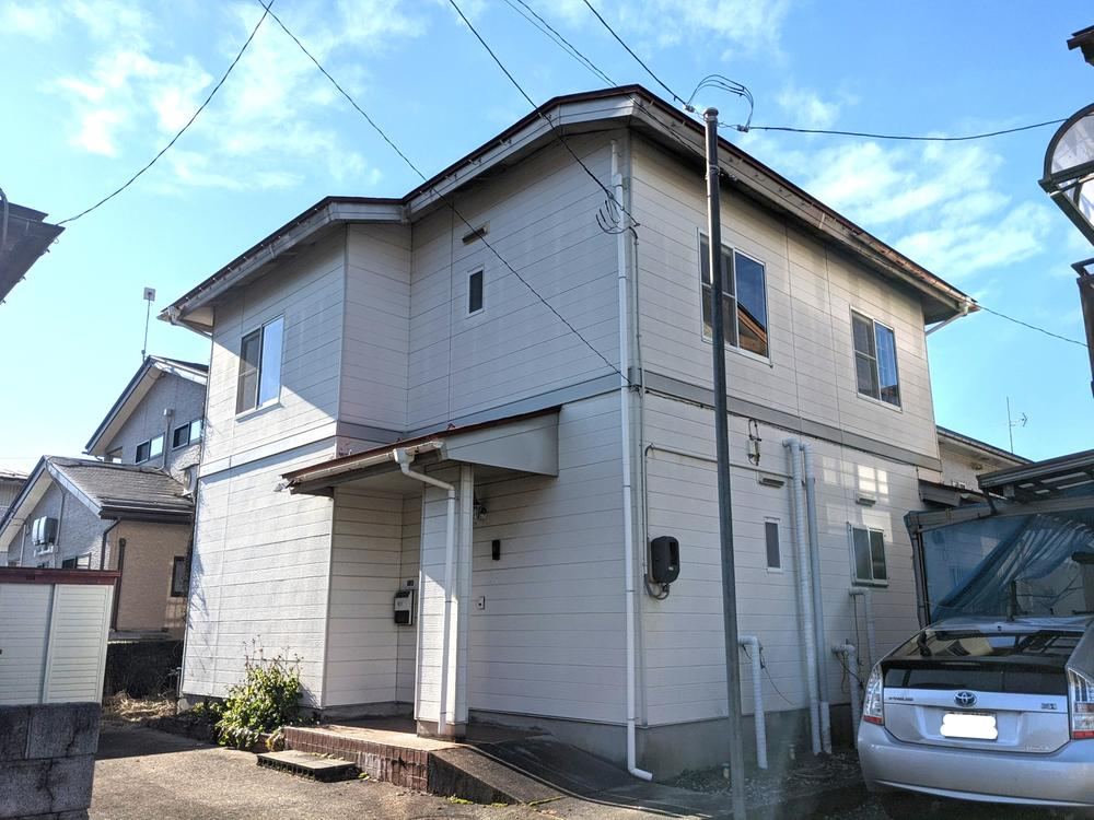 Renovator's Dream: Empty House in Tendo - Photo 1