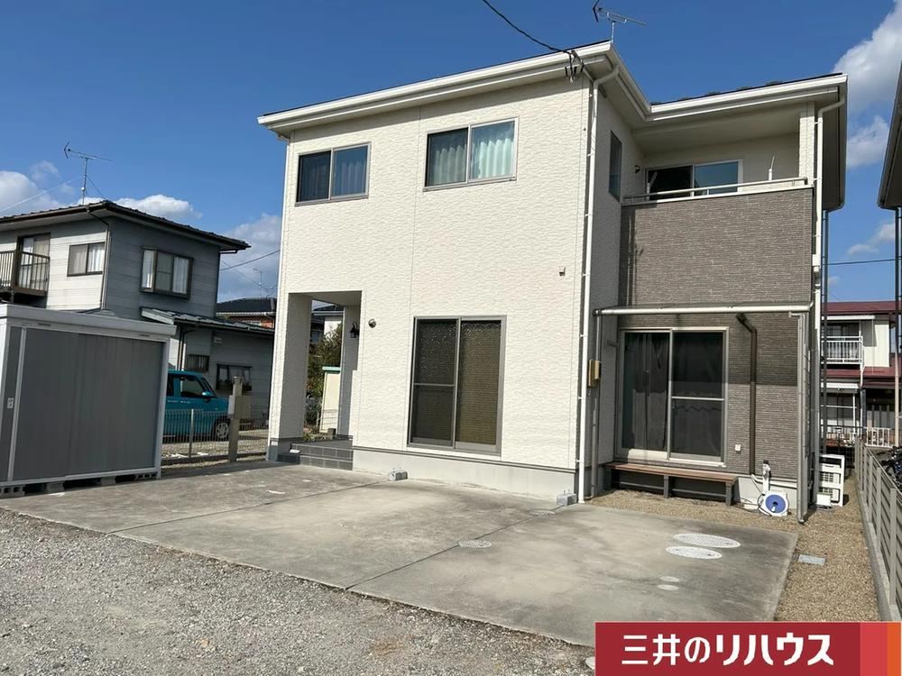 Spacious 4LDK Detached House Near Higashifunako Station - Photo 1