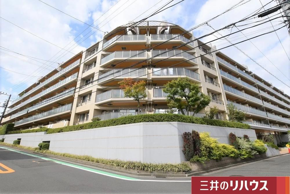 Modern 4LDK Apartment in Okubo, Yokohama - Photo 1