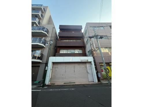 Versatile Property in Koto City Near Minamisuna Station - Photo 1