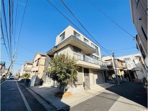 Custom-Built Hebel House in Katsushika - Photo 1
