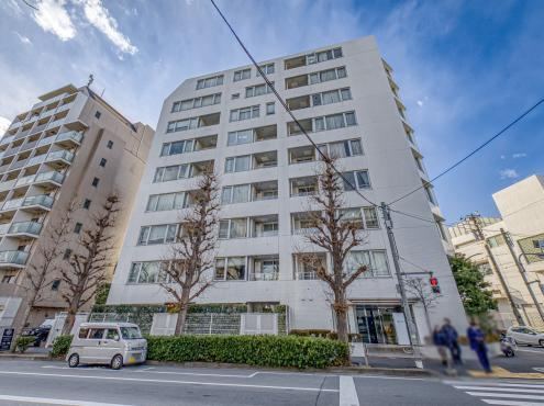 2LDK apartment in Shibuya Ward, Tokyo - Photo 1