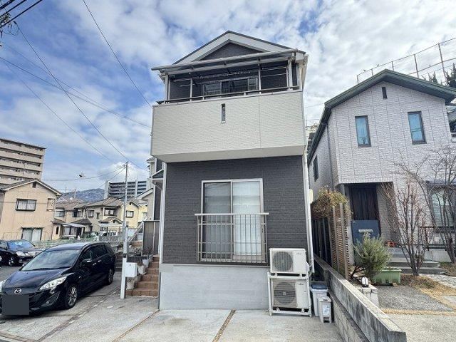 Beautiful 12-Year-Old Home with Solar Power - Photo 1