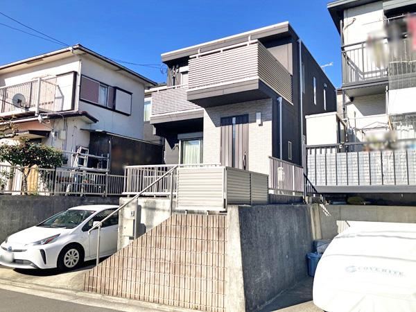 3DK Concrete House by Taisei Kensetsu in Muraoka - Photo 1