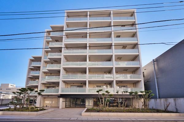 Modern 1LDK Apartment in Musashino - Photo 1