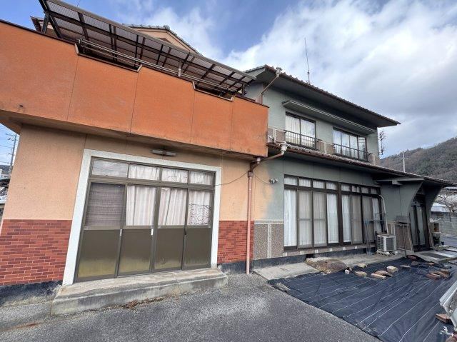 6LDK house in Fukuyama, Hiroshima - Photo 1