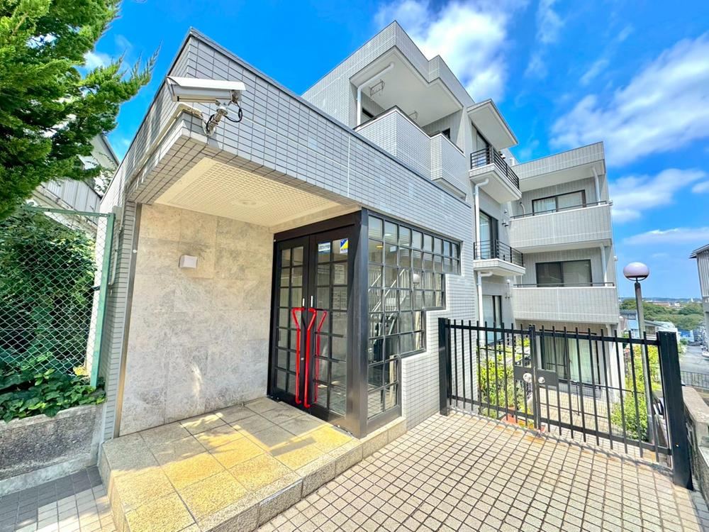 Renovated 3LDK Apartment Ready for Viewing - Photo 1