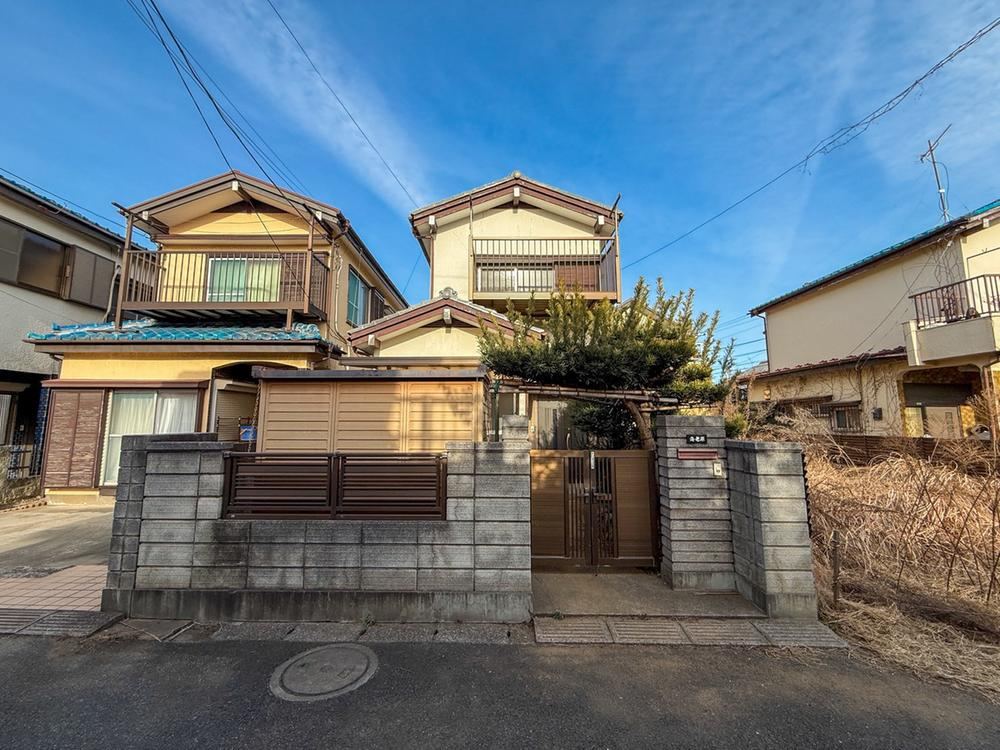 Newly Renovated 3DK Detached House in Funabashi - Photo 1