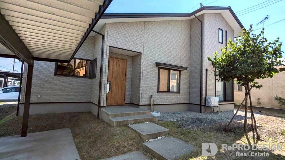 Family-Friendly 4LDK Near Nita Station - Photo 1