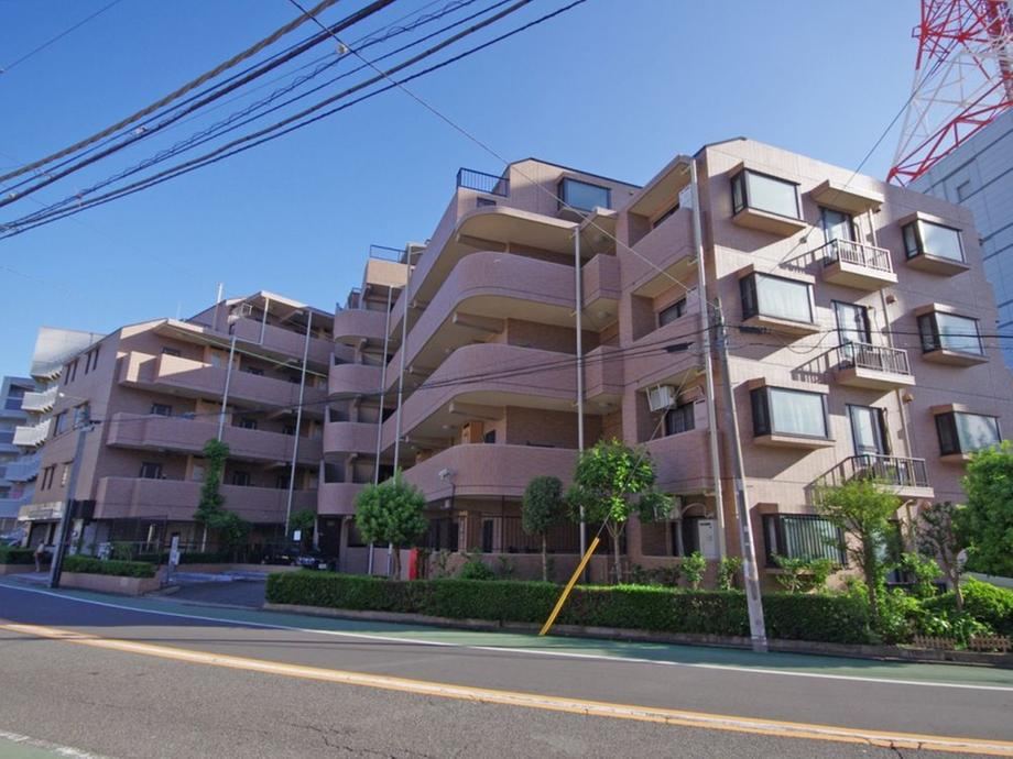 Spacious 3LDK Apartment Near Gakugei Daigaku Station - Photo 1