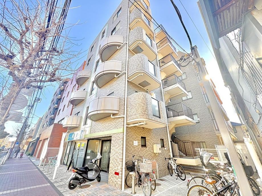 Fully Renovated 2LDK Apartment in Honmoku-cho - Photo 1