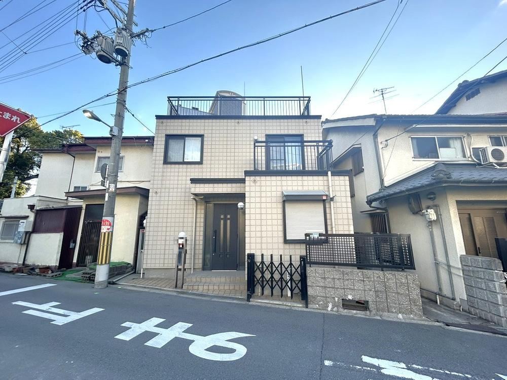 Spacious 5LDK Home with Rooftop Near Hirano Station - Photo 1