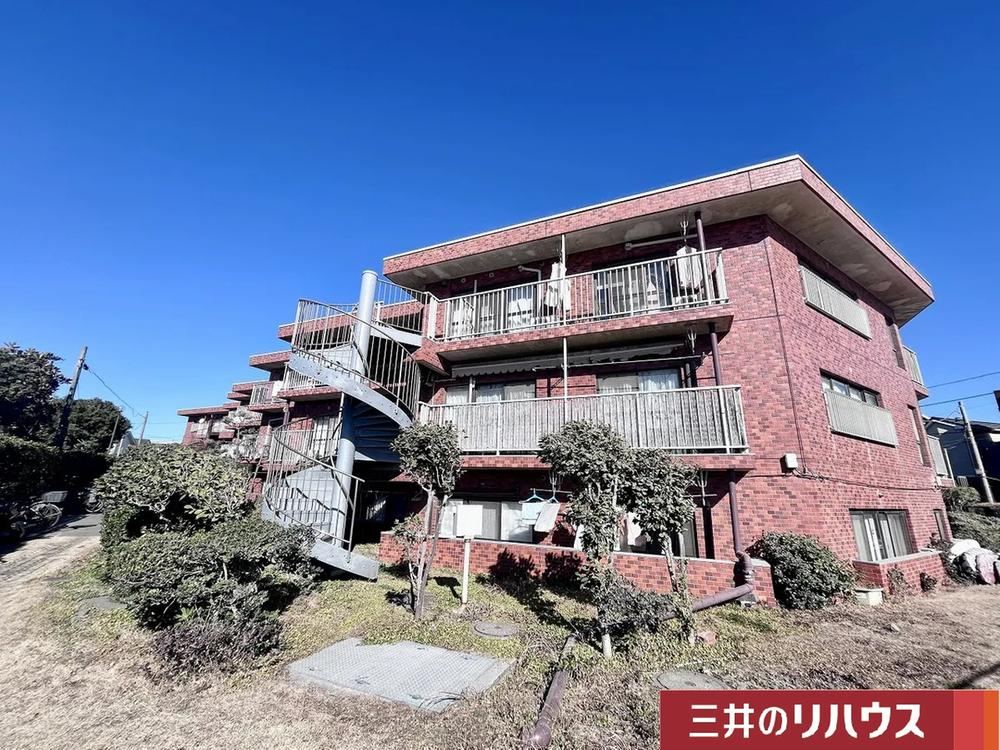 Stylish 5LDK Apartment Near Wadazuka Station - Photo 1