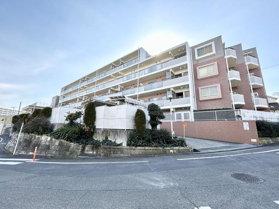 3LDK Apartment in Totsuka with Renovations and Good Access - Photo 1