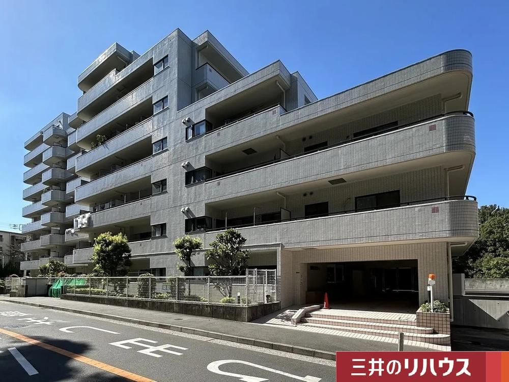 Renovated 3LDK Apartment Near Oppama Station - Photo 1