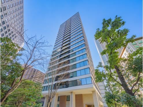 2LDK apartment in Minato Ward, Tokyo - Photo 1
