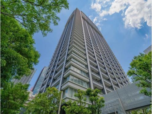 2LDK apartment in Minato Ward, Tokyo - Photo 1
