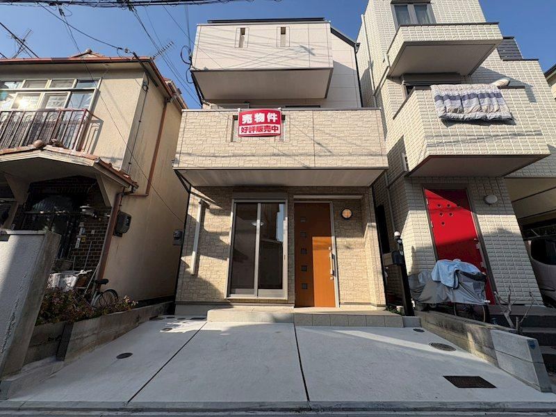 Sunny 3LDK Home with Parking in Nada Ward - Photo 1