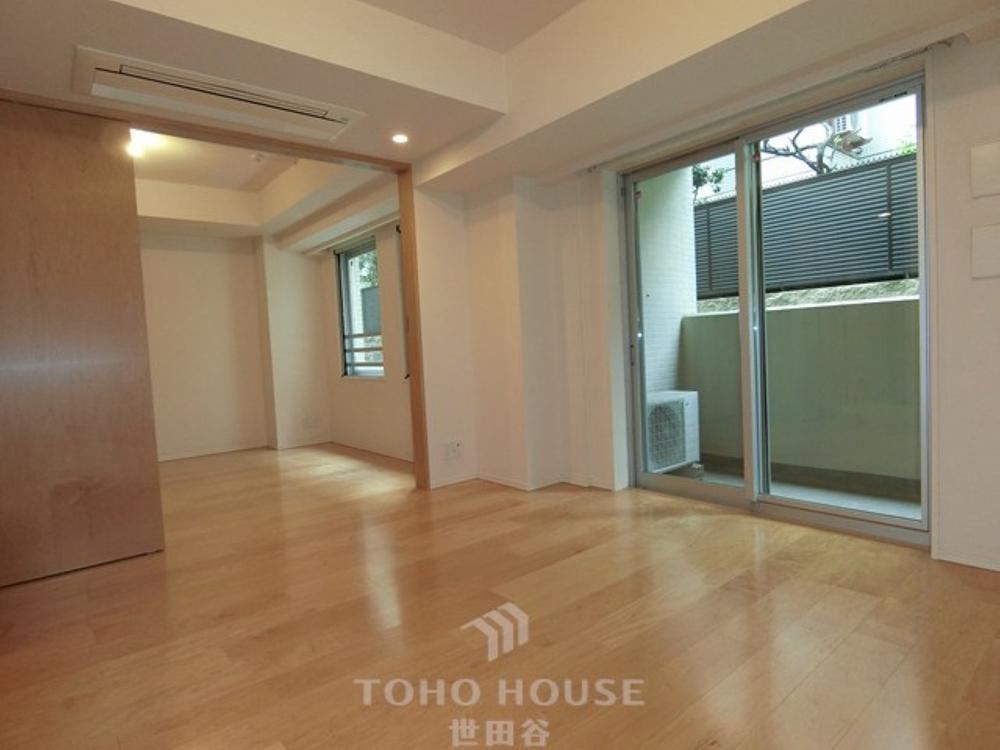 Pet-Friendly 1LDK Apartment with Floor Heating in Nakameguro - Photo 1