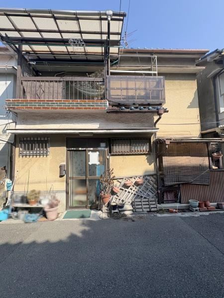 Investment-Friendly 3K House in Higashi-Osaka - Photo 1