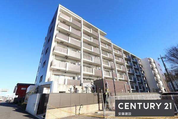 Pet-Friendly 2LDK+S Apartment with Private Garden in Iruma - Photo 1