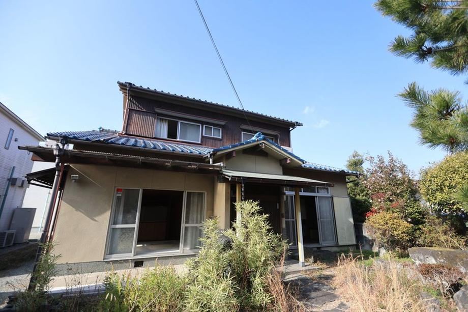 Spacious 6DK Home Near Hospitals in Tatsuno - Photo 1