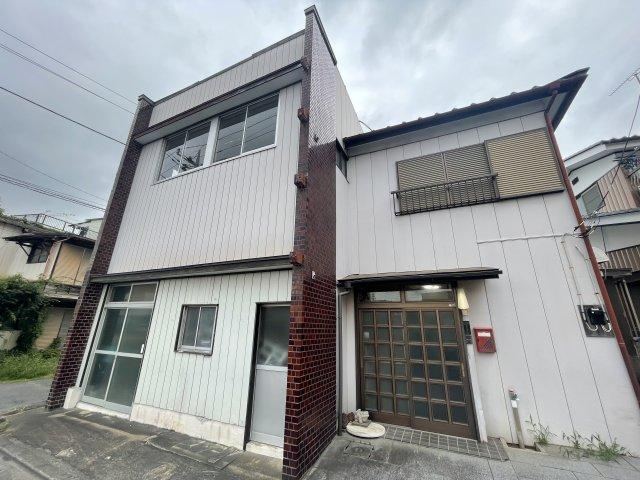 Residential Property with Store in Quiet Area - Photo 1