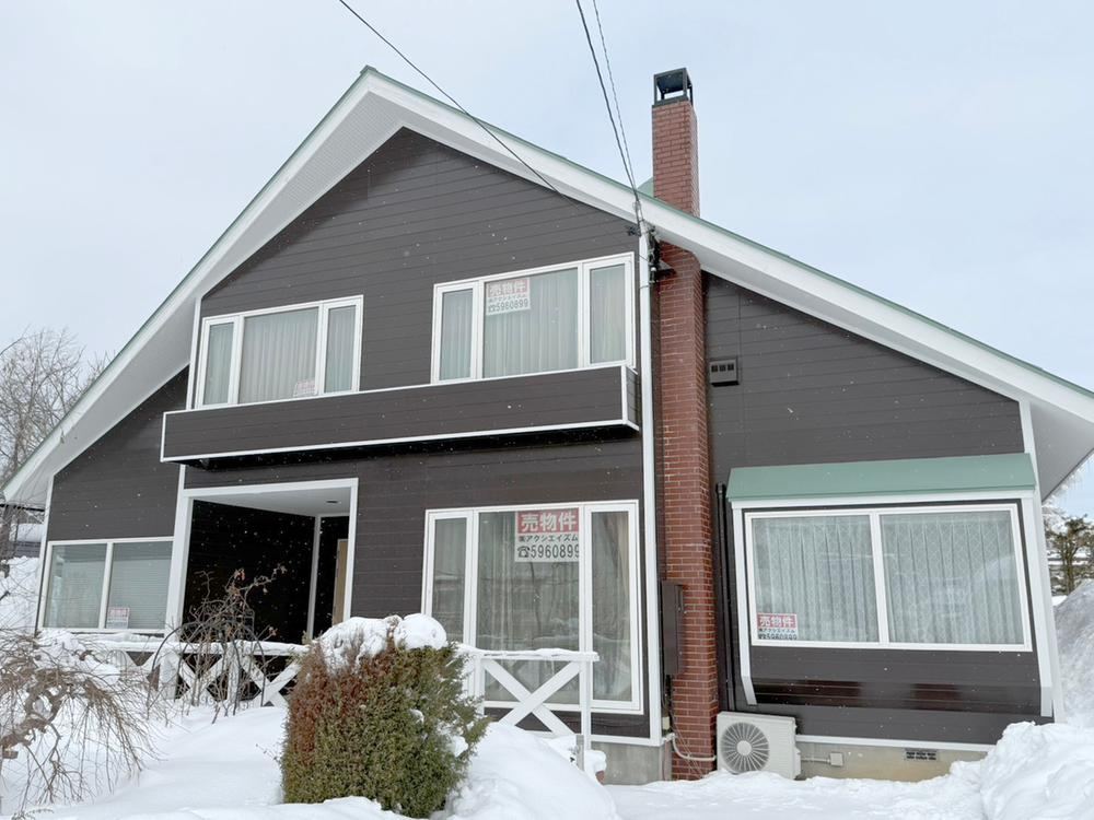 4LDK+S house in Minami Ward, Sapporo, Hokkaido - Photo 1