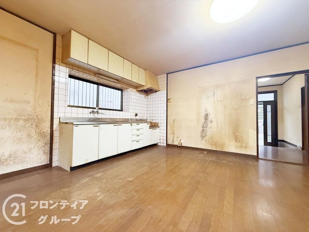 Bright 4LDK in Quiet Residential Area of Himeji - Photo 1
