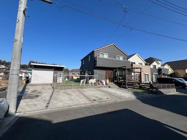 Custom-Built Home with Garage and Dog Run in Ome - Photo 1