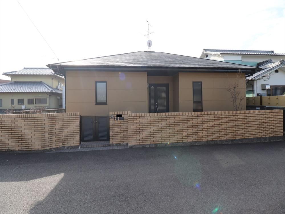 Cozy 2LDK House with Convenient Access - Photo 1